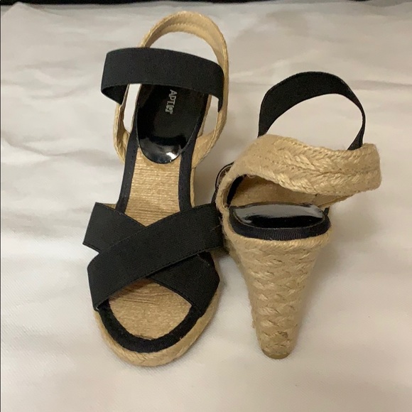 Black open toe wedge sandals - Picture 2 of 3